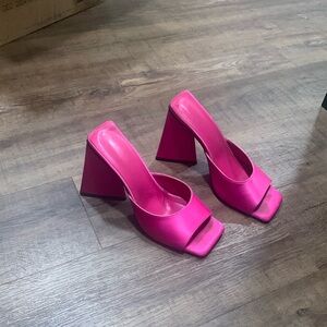 Pink triangle heels shoes